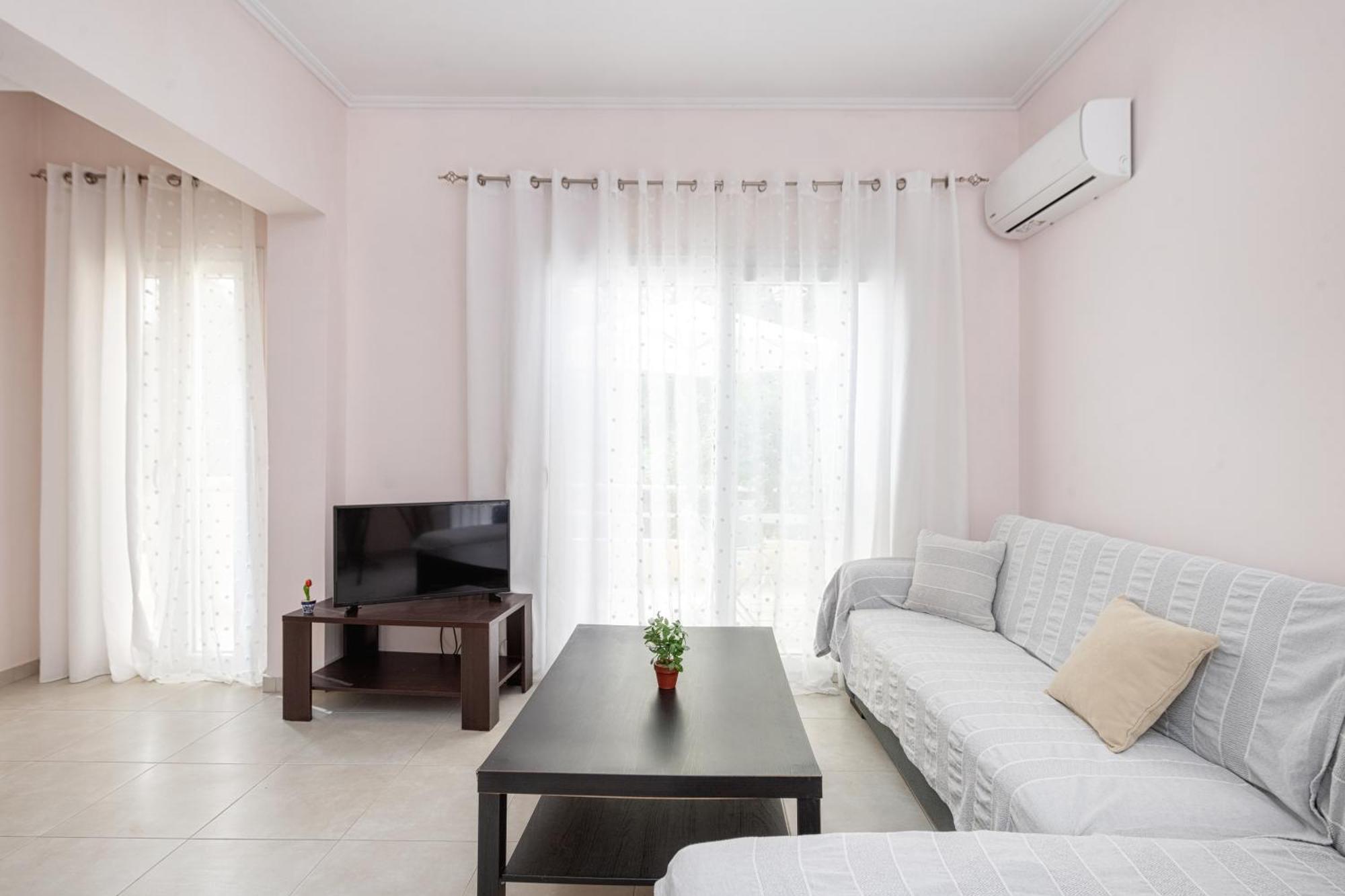 Lazaros Apartments ゴウヴィア エクステリア 写真