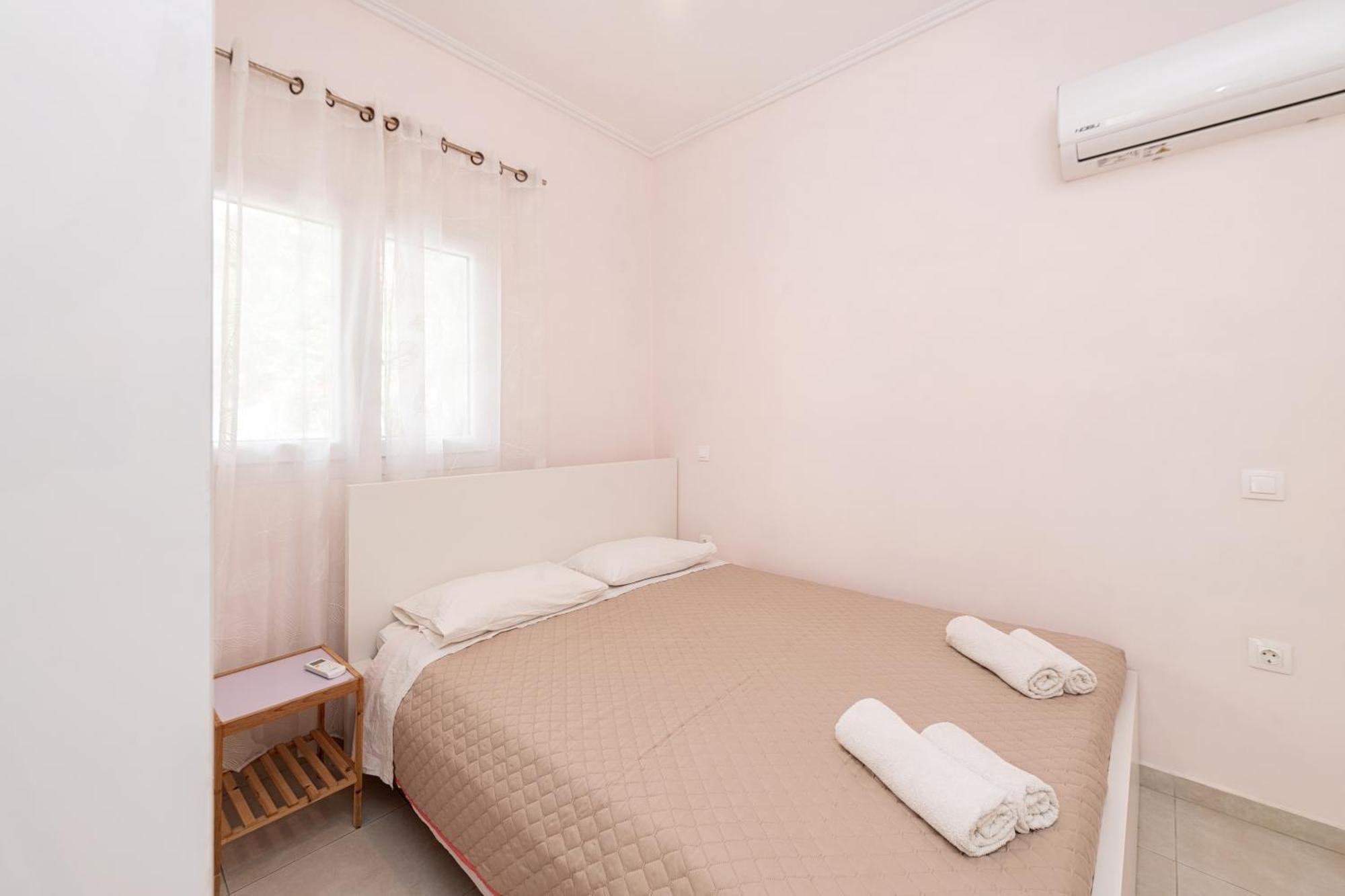 Lazaros Apartments ゴウヴィア エクステリア 写真
